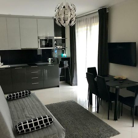 Moko Apartment Parking W Cenie Варшава Екстериор снимка