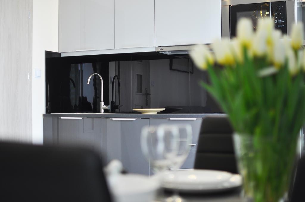Moko Apartment Parking W Cenie Варшава Екстериор снимка
