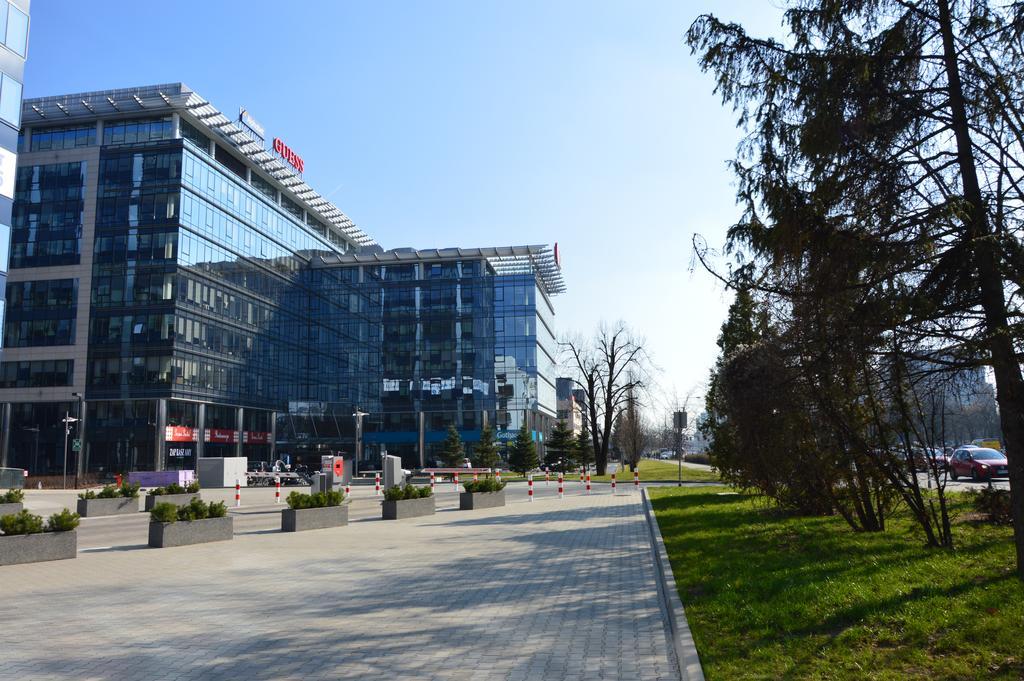 Moko Apartment Parking W Cenie Варшава Екстериор снимка