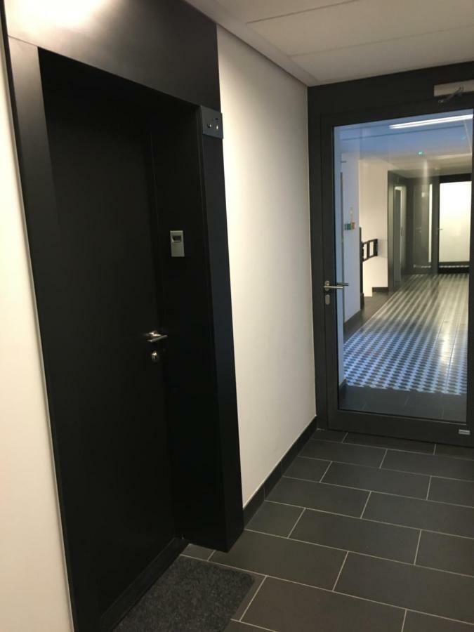 Moko Apartment Parking W Cenie Варшава Екстериор снимка