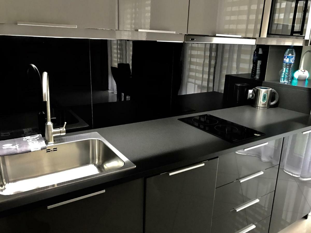 Moko Apartment Parking W Cenie Варшава Екстериор снимка