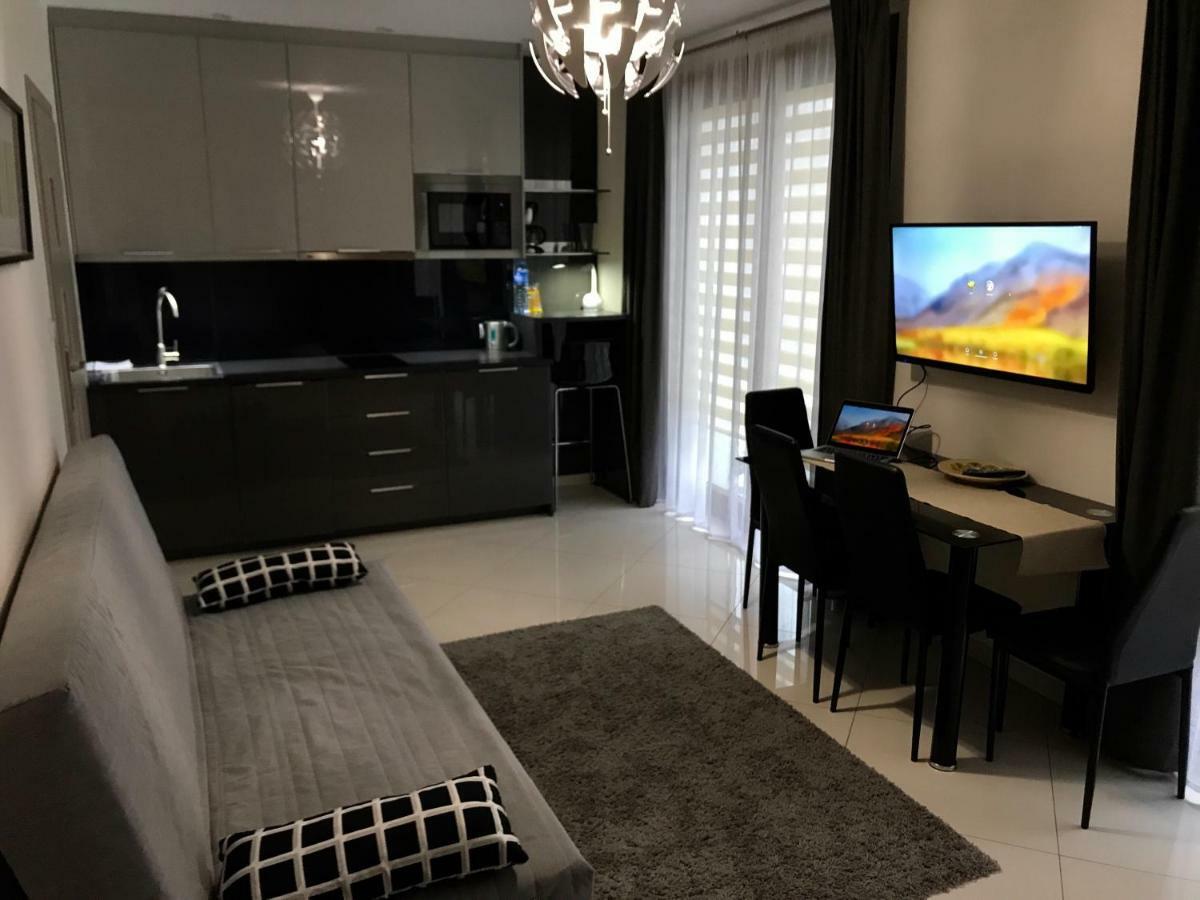 Moko Apartment Parking W Cenie Варшава Екстериор снимка