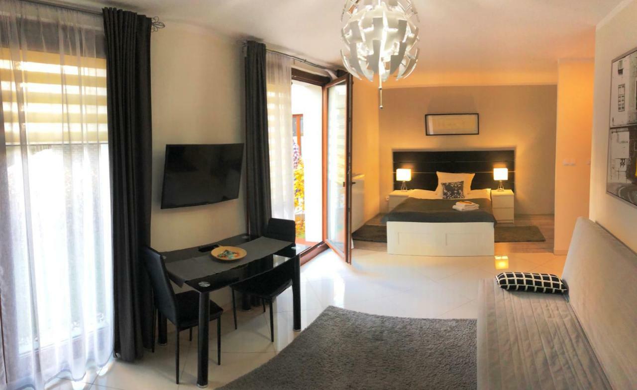 Moko Apartment Parking W Cenie Варшава Екстериор снимка